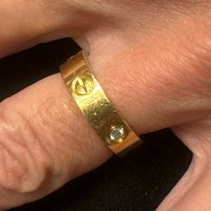 Cartier Men’s 18 k gold vintage Leve ring with 3 Diamonds.